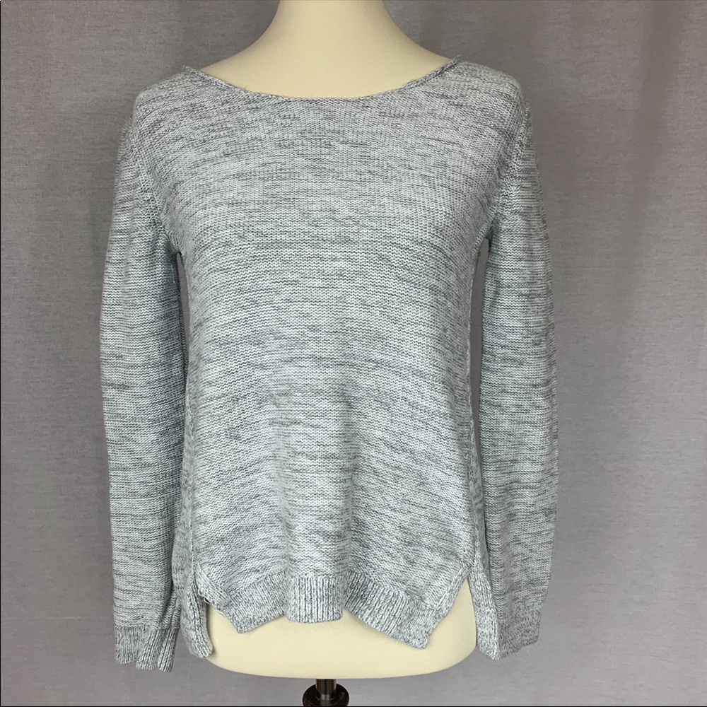 Gap gray pull over
